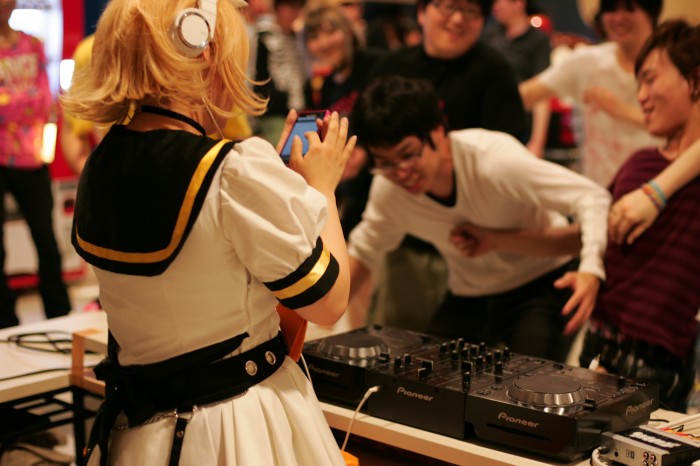 コスプレDJ